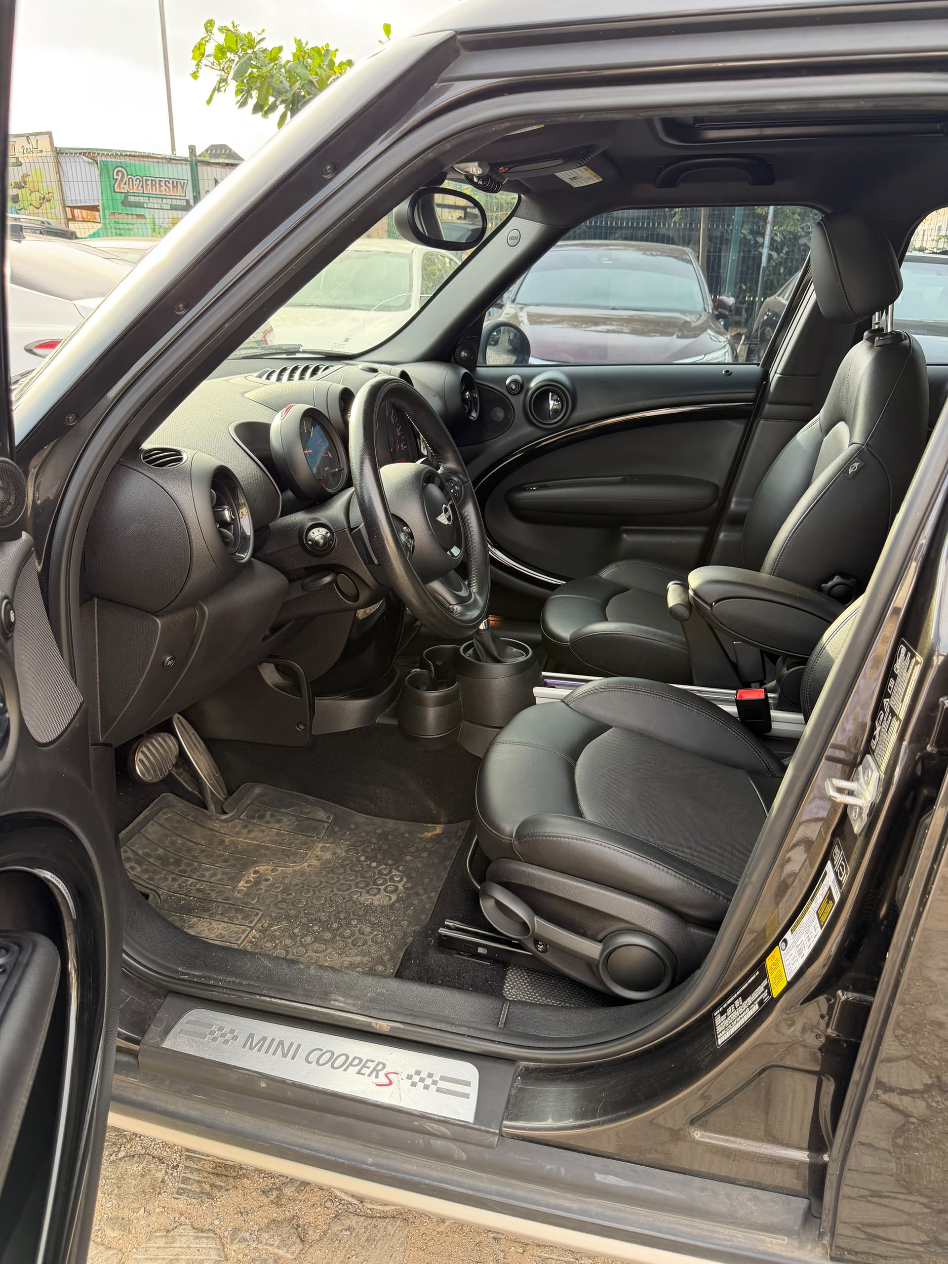
								QUICK SALE!! 🚨  Foreign Used 2015 MINI Cooper Countryman Extremely clean • Everything working perfectly • Buy & Drive  💰 ₦13.5 Million 📍 Abuja full									