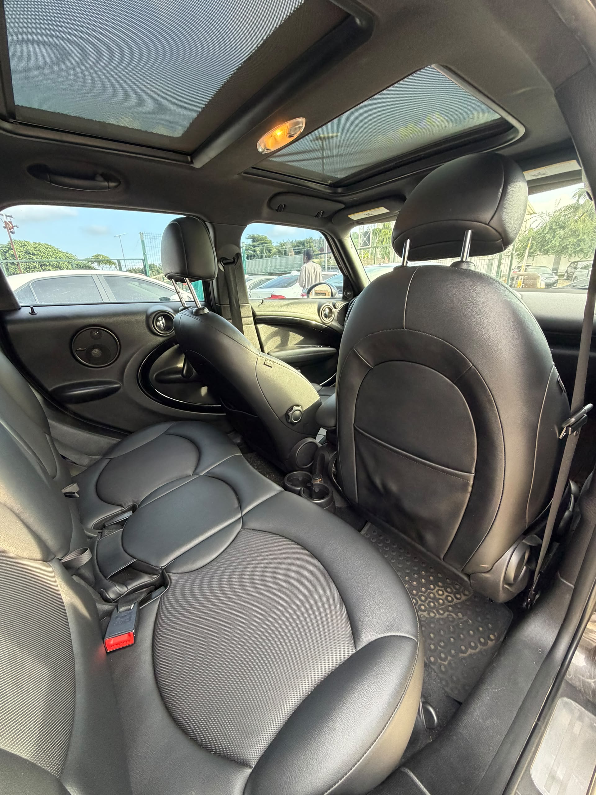 
								QUICK SALE!! 🚨  Foreign Used 2015 MINI Cooper Countryman Extremely clean • Everything working perfectly • Buy & Drive  💰 ₦13.5 Million 📍 Abuja full									