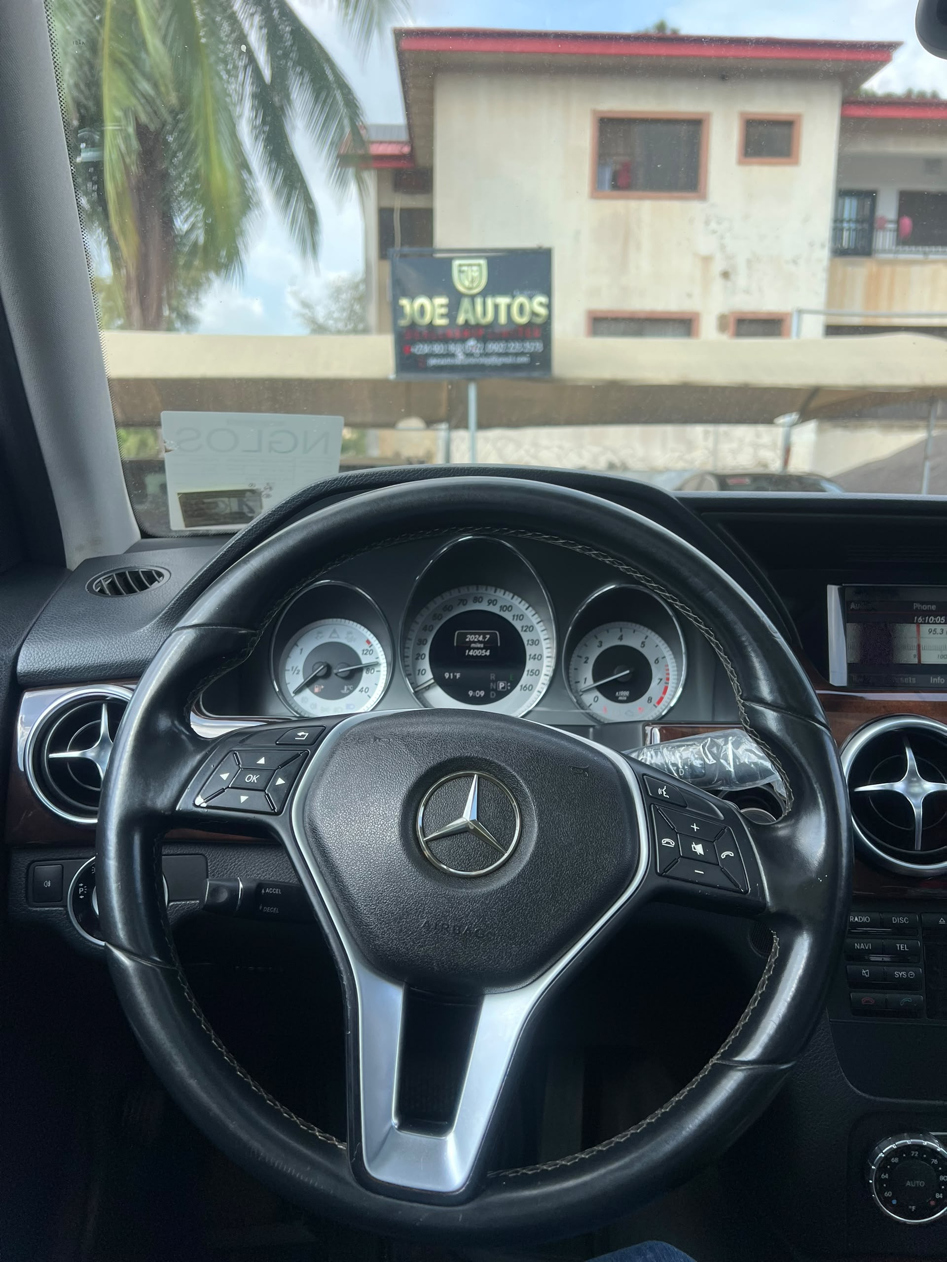 
								QUICK SALE!! 🚨  Foreign Used Mercedes-Benz GLK 350 Extremely clean • Everything working perfectly • Buy & Drive  💰 ₦18.5 Million 📍 Abuja full									