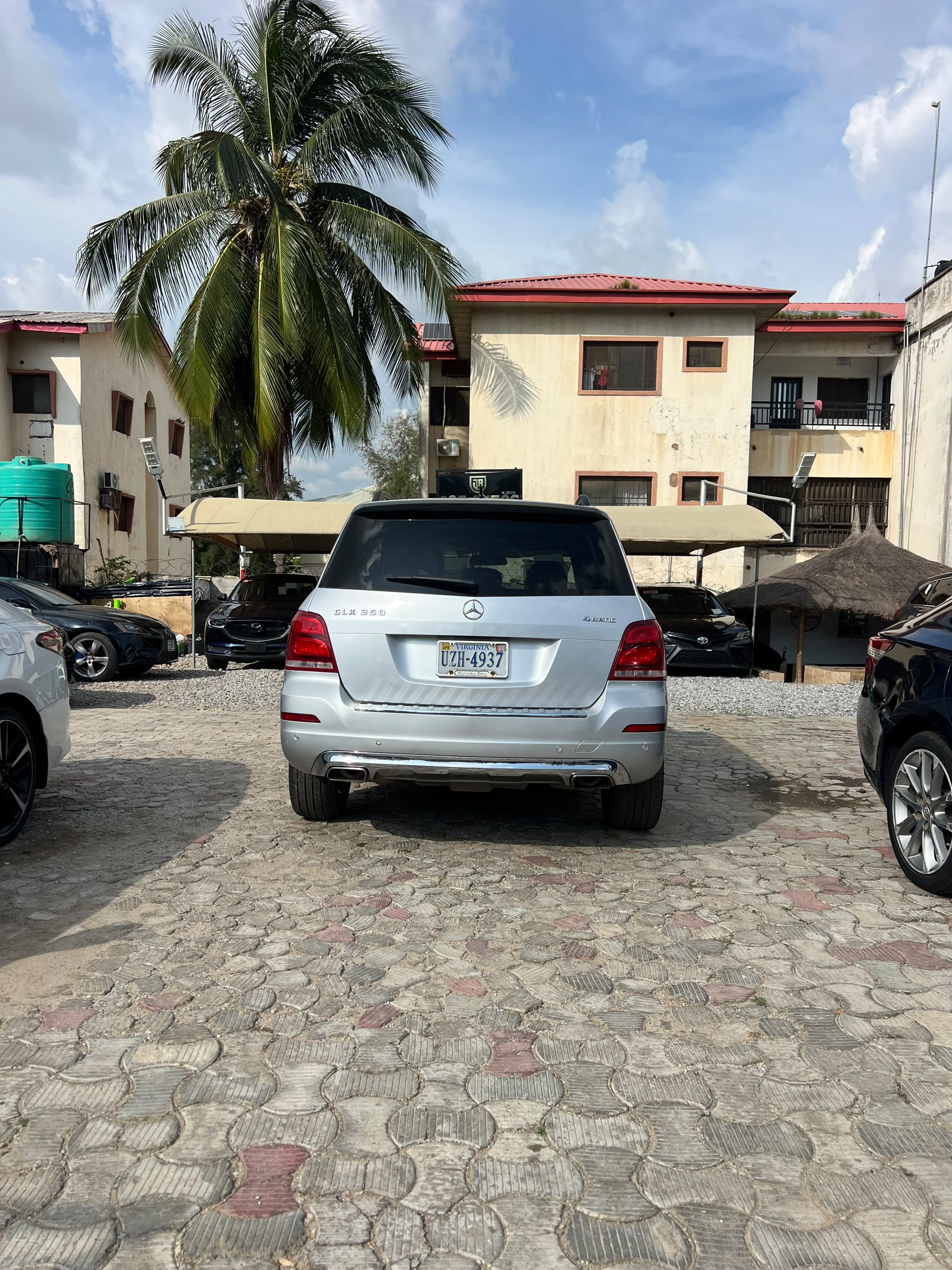 
								QUICK SALE!! 🚨  Foreign Used Mercedes-Benz GLK 350 Extremely clean • Everything working perfectly • Buy & Drive  💰 ₦18.5 Million 📍 Abuja full									