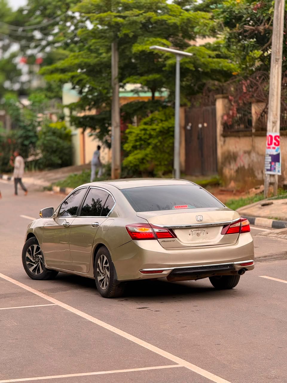 
								Distress ‼️‼️‼️ Belgium standard 2013 Honda Accord facelift to 2017 on N8.8M only full									