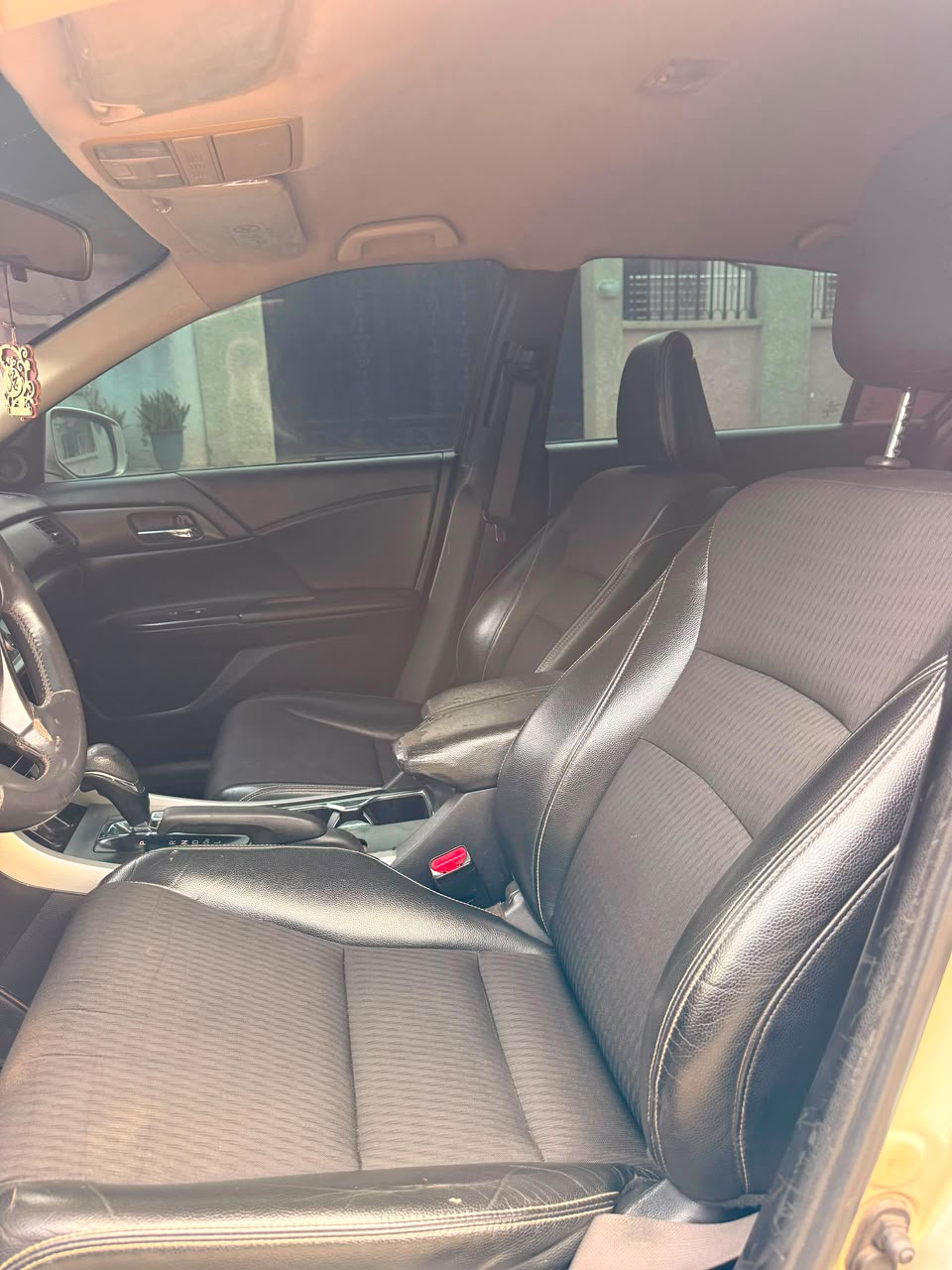 
								Distress ‼️‼️‼️ Belgium standard 2013 Honda Accord facelift to 2017 on N8.8M only full									