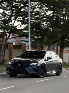 UP FOR SALE‼️‼️‼️ EXTREMELY CLEAN TOYOTA CAMRY XSE V6 2018 MODEL WITH ORIGINAL CUSTOM DUTY GOING FOR JUST ₦27,500,000 ONLYLOCATION ABUJA