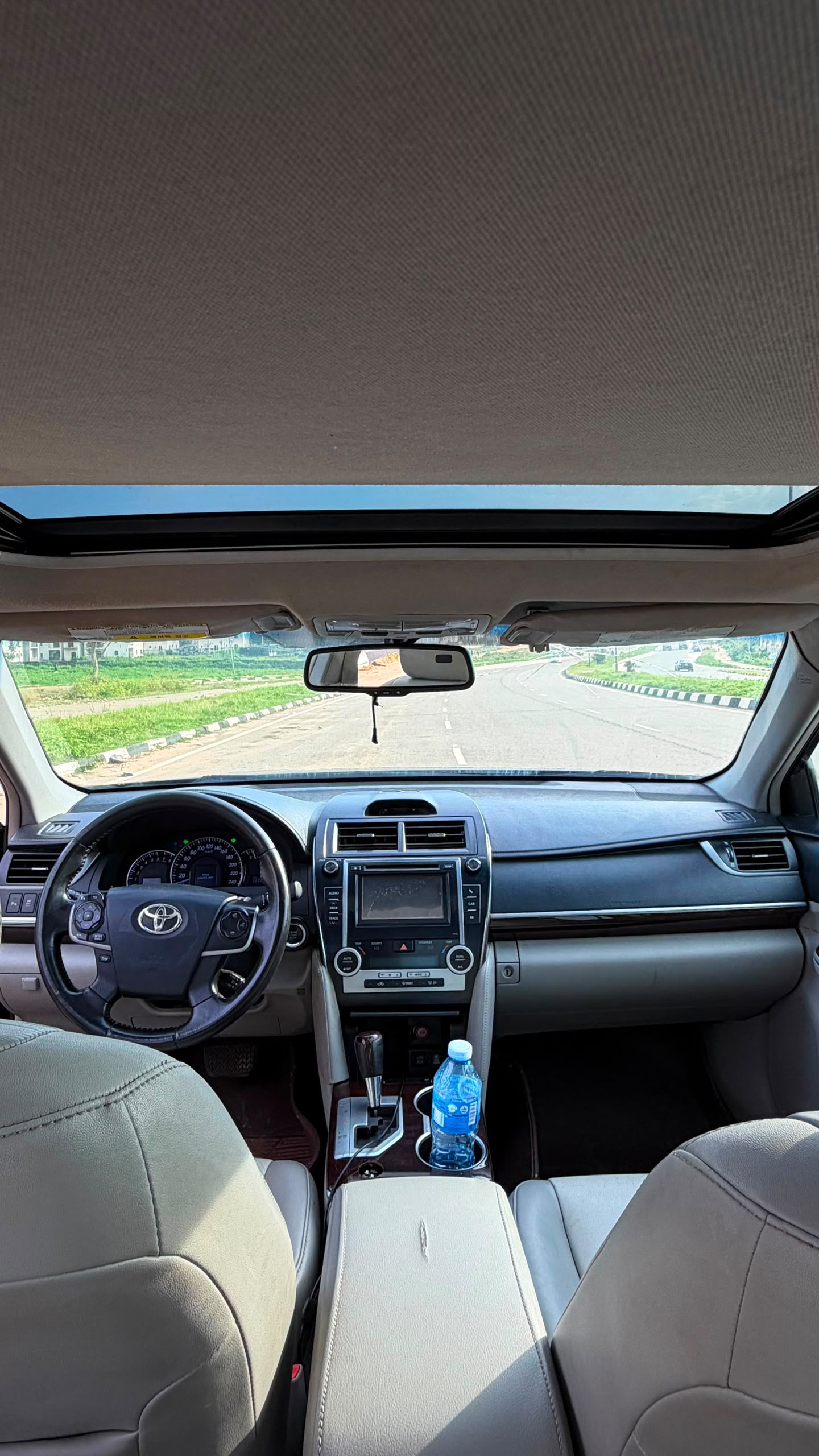
								BELGIUM GRADE 2014 TOYOTA CAMRY XLE WITH PUSH TO START, UNSCREWED ENGINE AND GEAR⚙️,SUNROOF,REAR AC VENT FIRST BODY,LEATHER SEATS AND VERIFIED DOCUMENTS VALID FOR 11 MILLION NAIRA ONLY full									