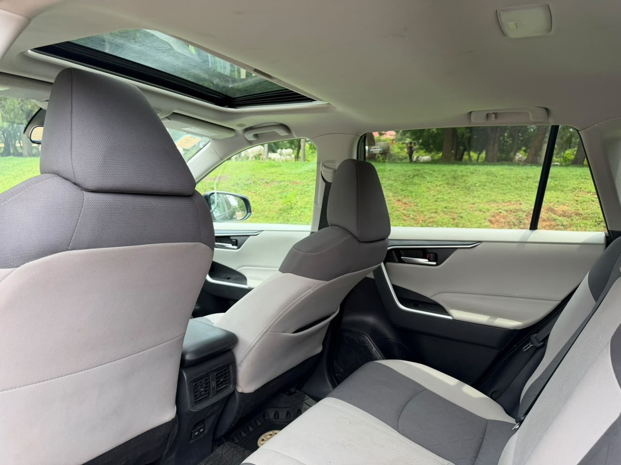 
								Just EnTeReD🚀  FOREIGN USED 2024 TOYOTA RAV4 XLE Available In MinT ComDiTioN….  PRICE; 37.5M OnLy💰   Keyless✅ sunroof✅ Durability✅ Fuel efficiency✅ 4plugs engine✅Custom Duty  AbuJa LoKaTioN full									