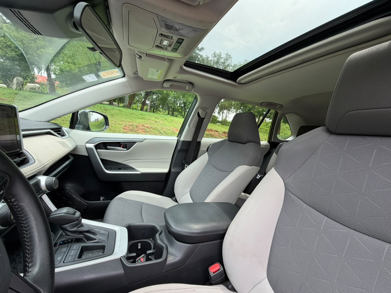 
								Just EnTeReD🚀  FOREIGN USED 2024 TOYOTA RAV4 XLE Available In MinT ComDiTioN….  PRICE; 37.5M OnLy💰   Keyless✅ sunroof✅ Durability✅ Fuel efficiency✅ 4plugs engine✅Custom Duty  AbuJa LoKaTioN full									
