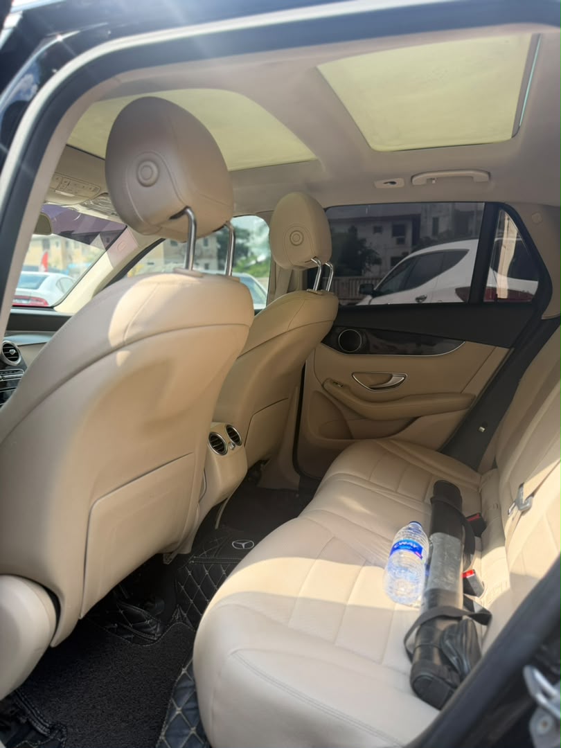 
								BELGIUM GRADE FULL OPTION 2016 MERCEDES GLC300  PRICE: 23.5M full									