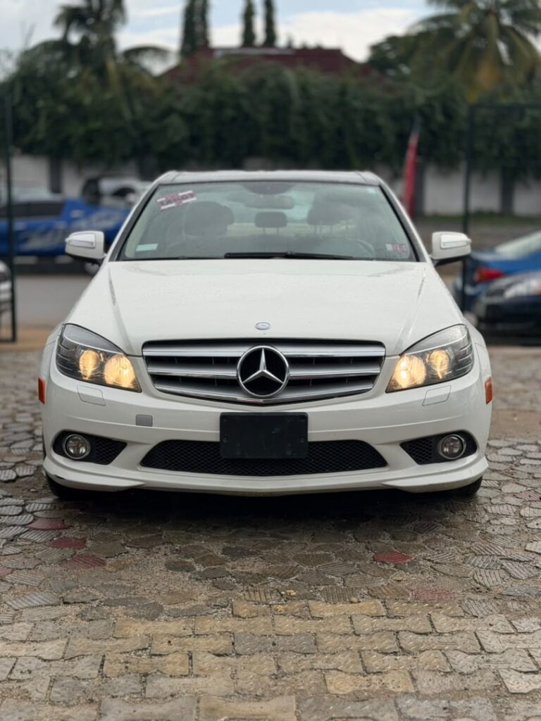 SUPER CLEAN FOREIGN USED 2009 MERCEDES C350  PRICE: 9M