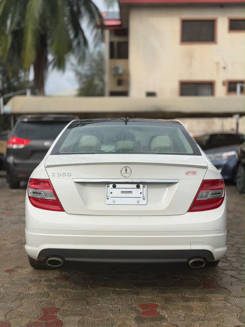 
								SUPER CLEAN FOREIGN USED 2009 MERCEDES C350  PRICE: 9M full									