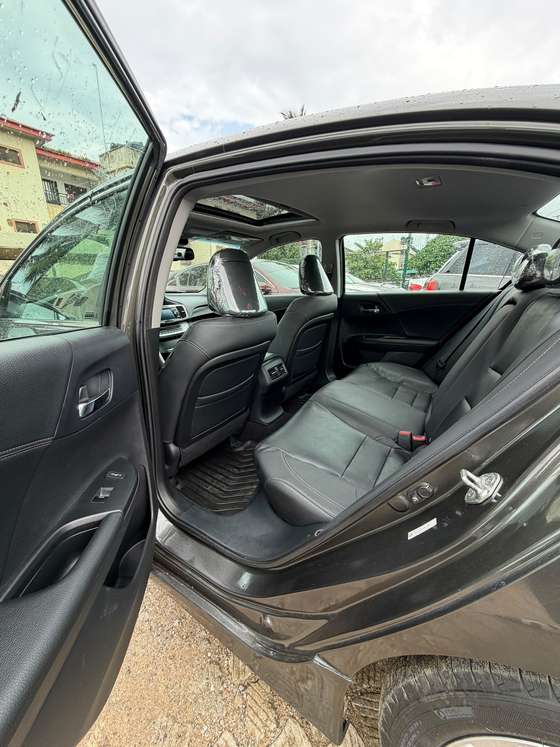 
								QUICK SALE!! 🚨  Foreign Used Honda Accord 2013 Extremely clean • Full option • Everything working perfectly • Buy & Drive  💰 ₦14.5 Million 📍 Abuja full									