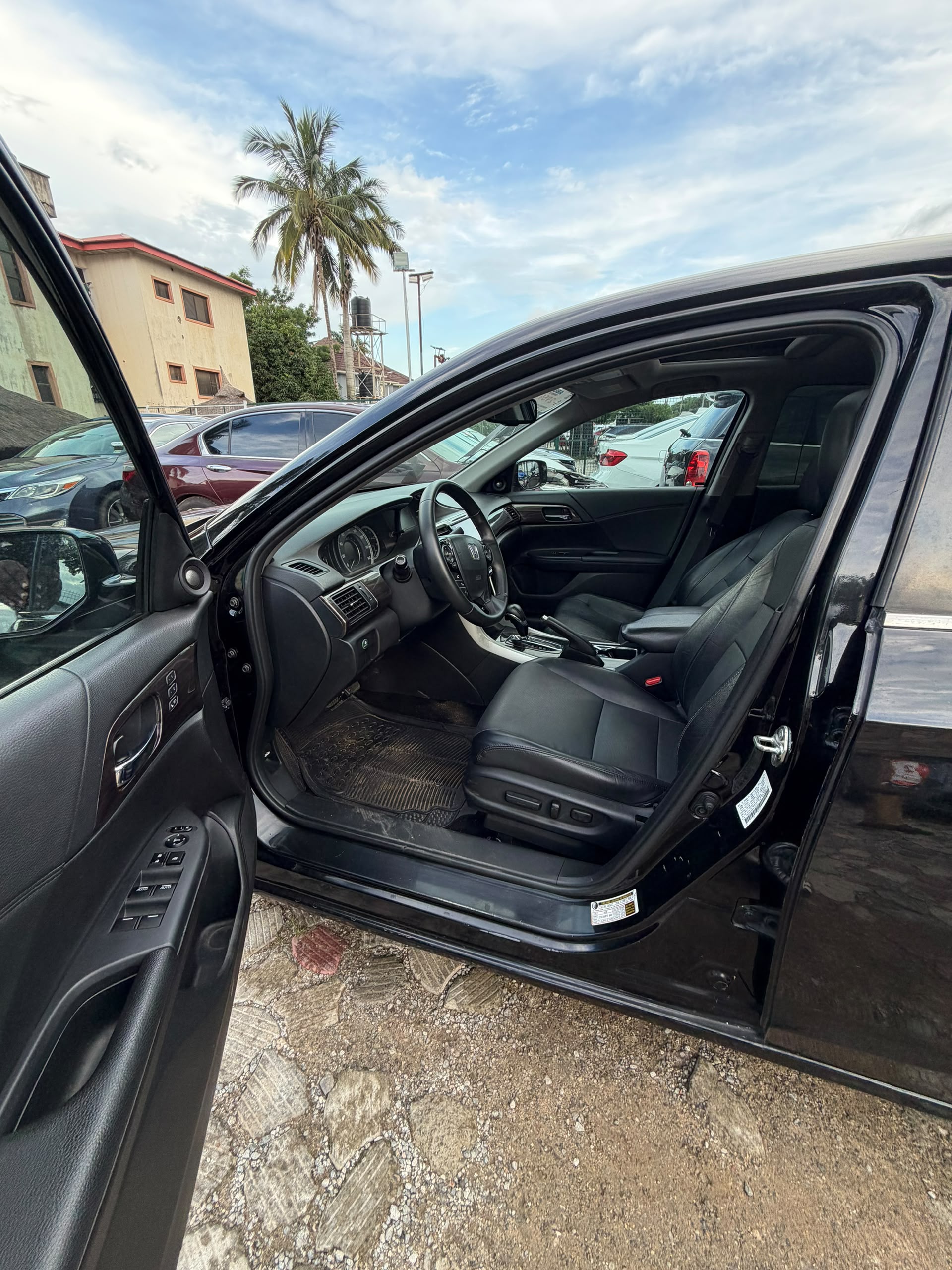 
								QUICK SALE!! 🚨  Foreign Used Honda Accord 2017 Extremely clean • Full option • Everything working perfectly • Buy & Drive  💰 ₦17.5 Million 📍 Abuja full									