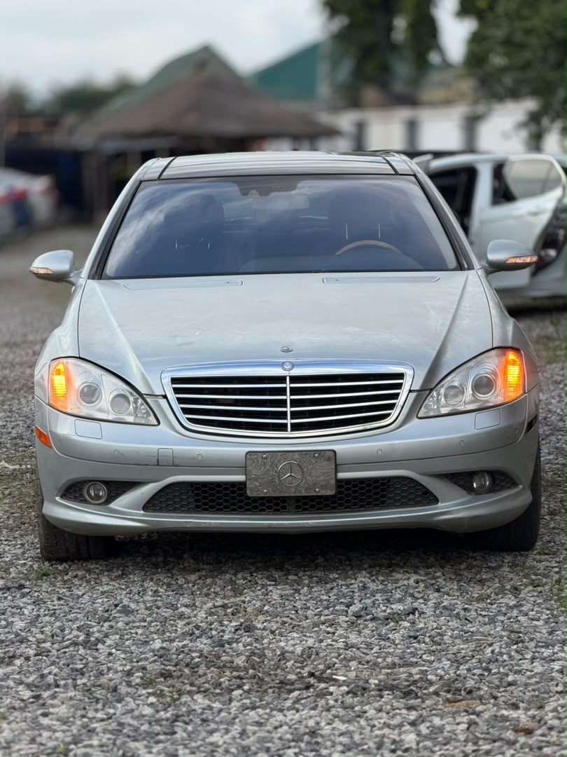 
								UNREGISTERED 2008 MERCEDES S550 IN VERY GOOD CONDITION AVAILABLE  PRICE: 18M full									