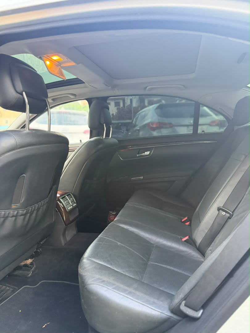 
								UNREGISTERED 2008 MERCEDES S550 IN VERY GOOD CONDITION AVAILABLE  PRICE: 18M full									
