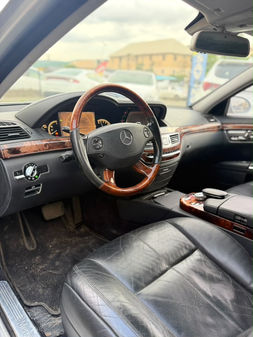 
								UNREGISTERED 2008 MERCEDES S550 IN VERY GOOD CONDITION AVAILABLE  PRICE: 18M full									