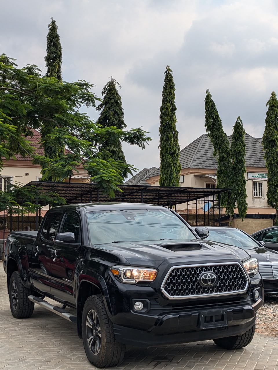 
								FOREIGN USED 2012 TOYOTA TACOMA V6 SR5 WITH ORIGINAL CUSTOM DUTY AVAILABLE FOR 25M full									