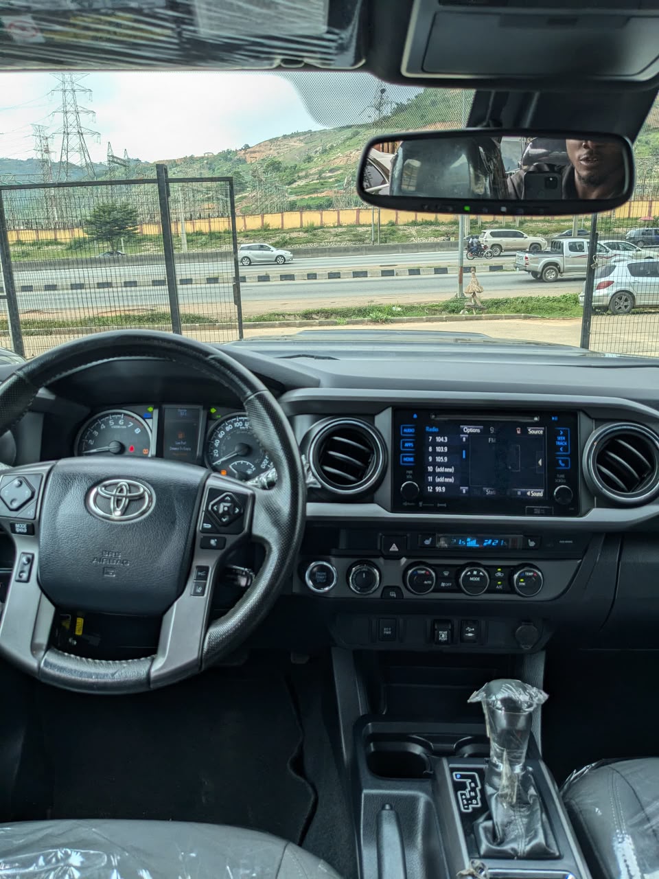 
								FOREIGN USED 2012 TOYOTA TACOMA V6 SR5 WITH ORIGINAL CUSTOM DUTY AVAILABLE FOR 25M full									