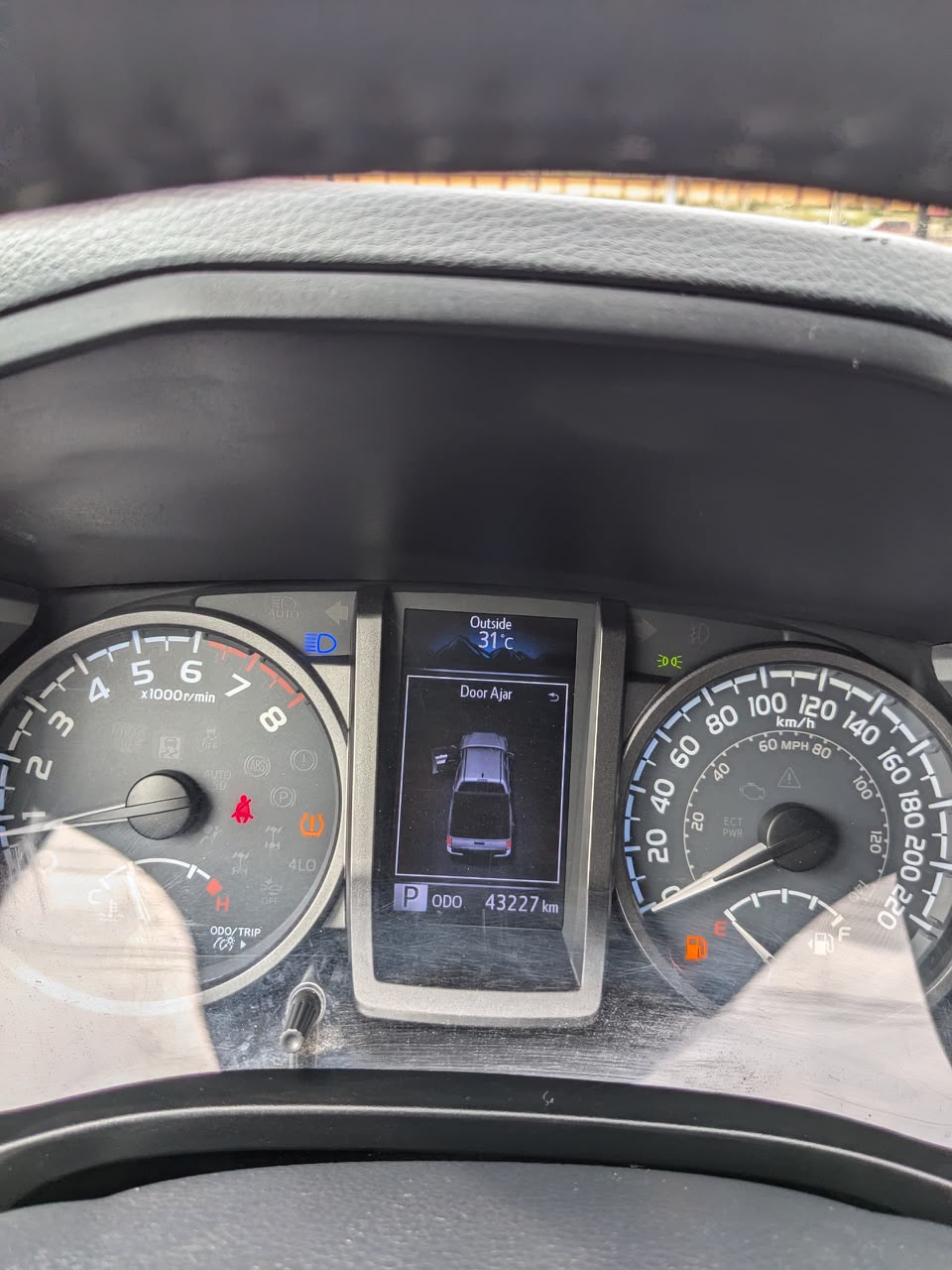 
								FOREIGN USED 2012 TOYOTA TACOMA V6 SR5 WITH ORIGINAL CUSTOM DUTY AVAILABLE FOR 25M full									