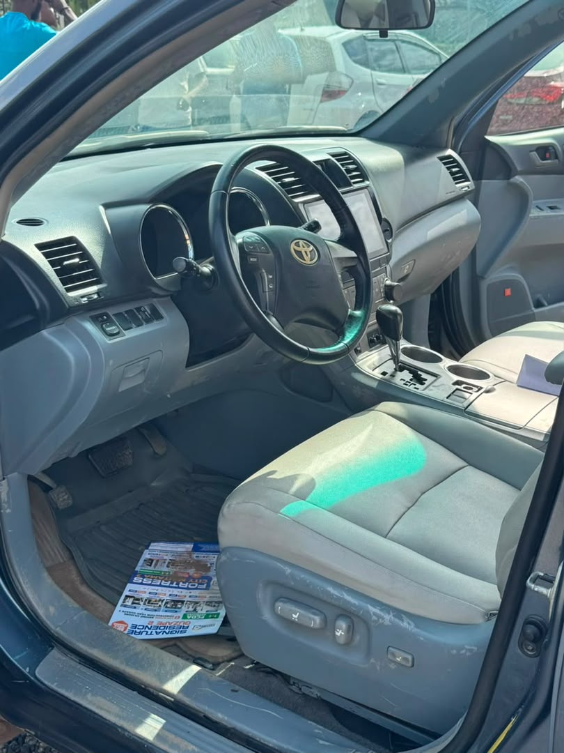 
								Preowned Toyota Highlander 2008 upgraded to 2013   Original duty 📃  Price: 8.8M   Abuja deal 📍  Nationwide delivery after thorough inspection and payment full									