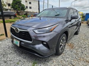 Quick Sale Toyota Highlander 2023 XLE With Untempered Engine and Gear, Ac is freezing 🥶 with Original Duty~ 🏷️33.5M Net 📍Abuja Deal