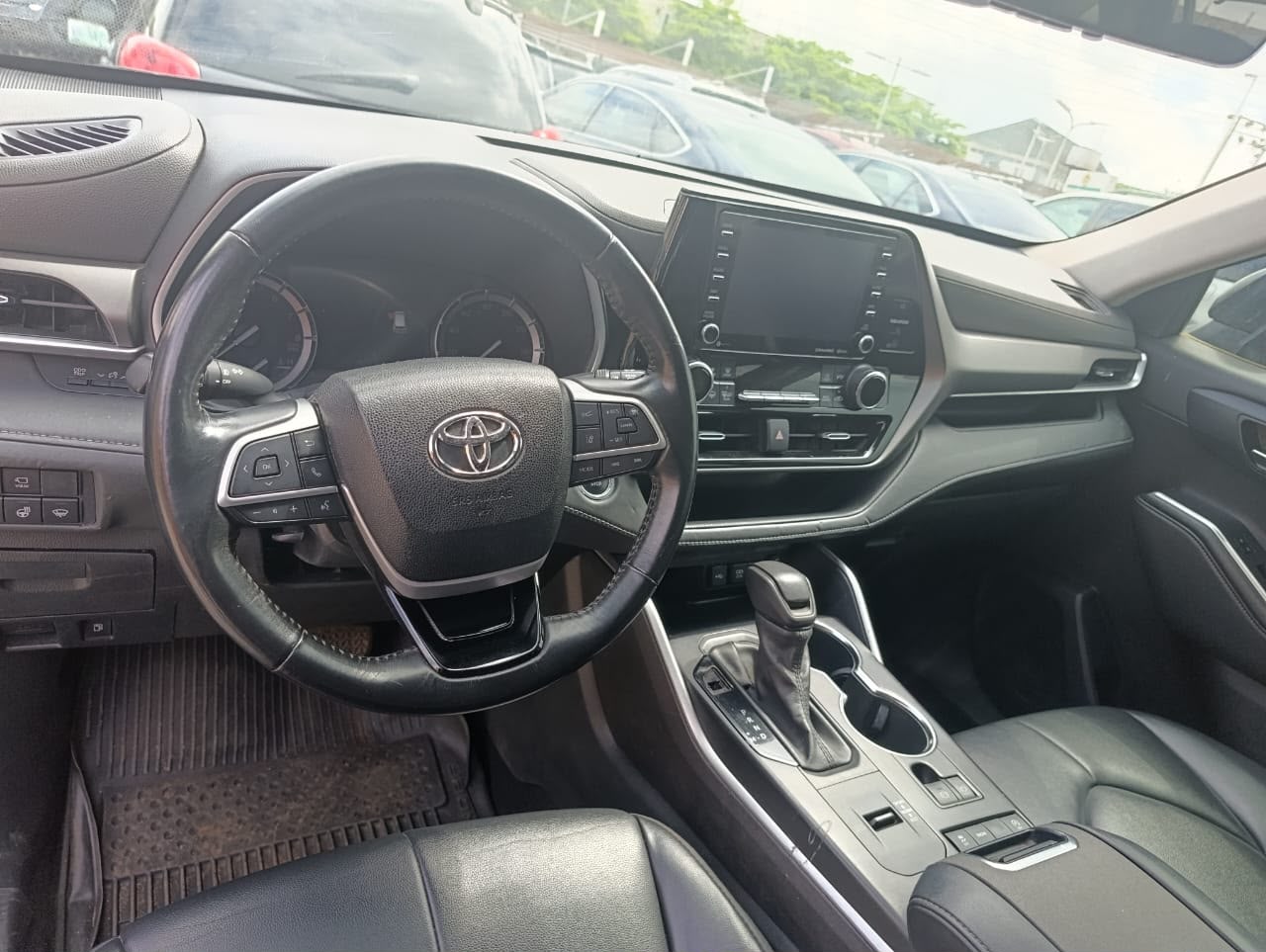 
								Quick Sale Toyota Highlander 2023 XLE With Untempered Engine and Gear, Ac is freezing 🥶 with Original Duty~ 🏷️33.5M Net 📍Abuja Deal full									