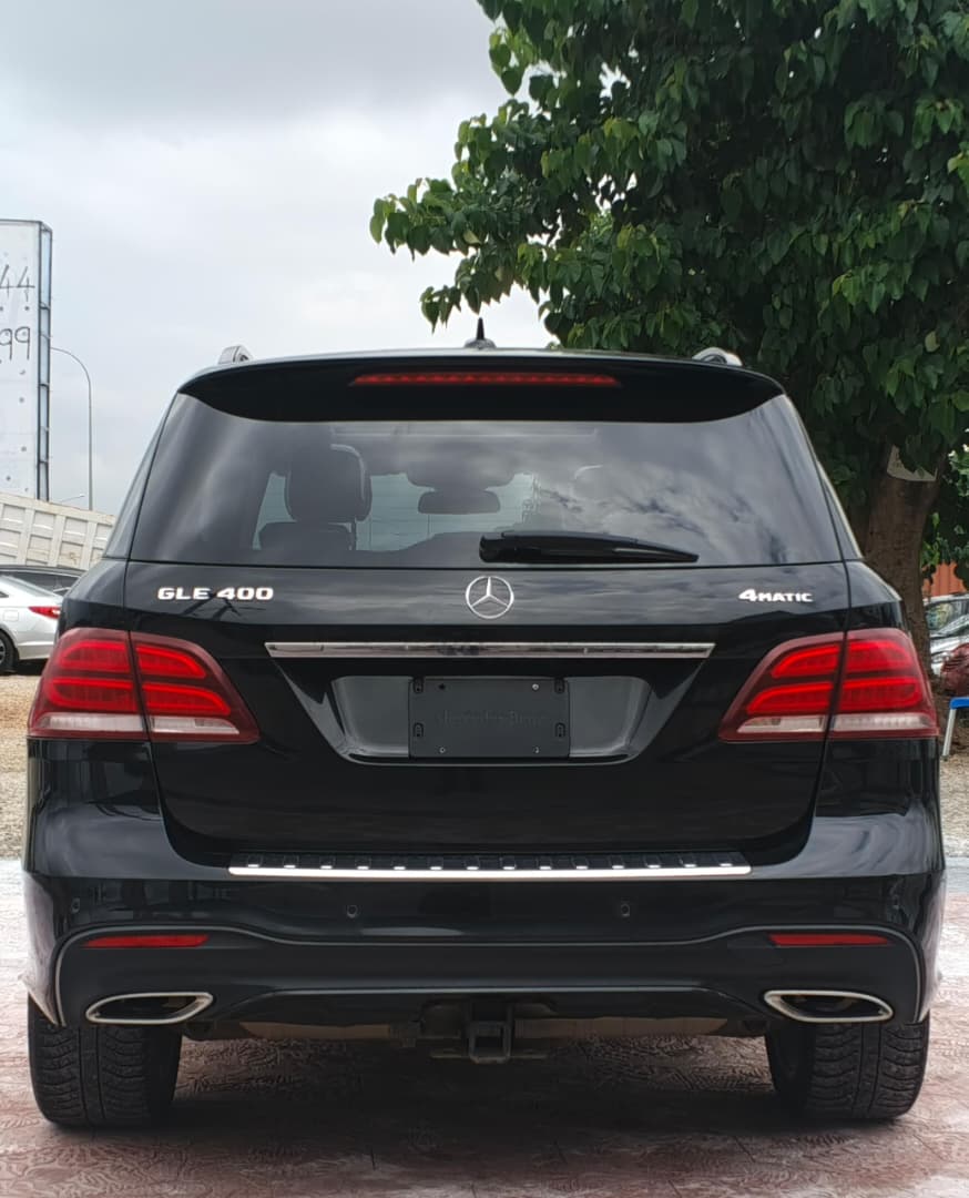 
								Foreign used Mercedes Benz GLE400 4matic 2017 model Full option With valid paper  Buy and drive 42million ngn full									