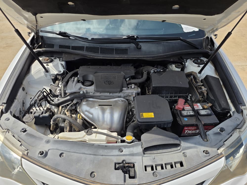 
								EXTREMELY SHARP  GRADE FOREIGN USED 2014 TOYOTA CAMRY SE, MINT INTERIOR, NO SINGLE 9JA PAINT WITH UNTAMPARED ENGINE ND GEAR.GOING FOR JUST 13.5M ONLY Alhawa full									