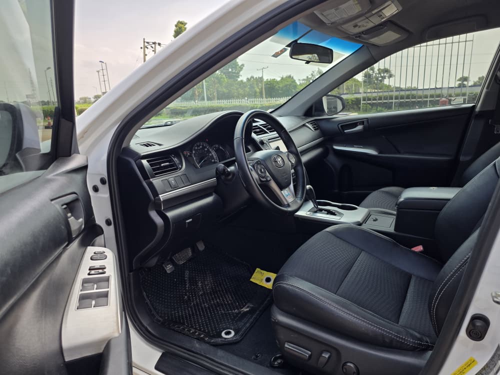 
								EXTREMELY SHARP  GRADE FOREIGN USED 2014 TOYOTA CAMRY SE, MINT INTERIOR, NO SINGLE 9JA PAINT WITH UNTAMPARED ENGINE ND GEAR.GOING FOR JUST 13.5M ONLY Alhawa full									
