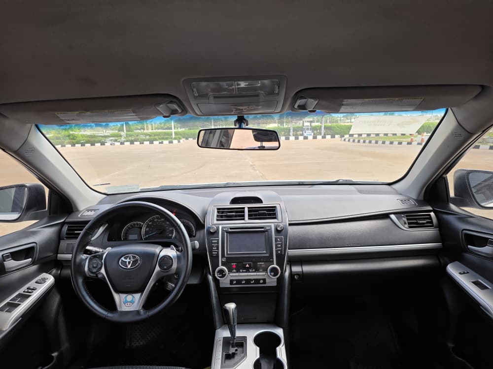 
								EXTREMELY SHARP  GRADE FOREIGN USED 2014 TOYOTA CAMRY SE, MINT INTERIOR, NO SINGLE 9JA PAINT WITH UNTAMPARED ENGINE ND GEAR.GOING FOR JUST 13.5M ONLY Alhawa full									