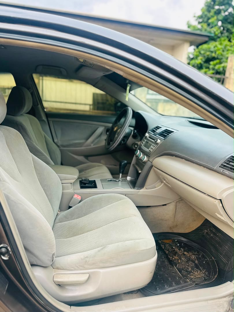 
								Extremely clean Used Toyota Camry 2009 LE for just 5.9m Abuja full									