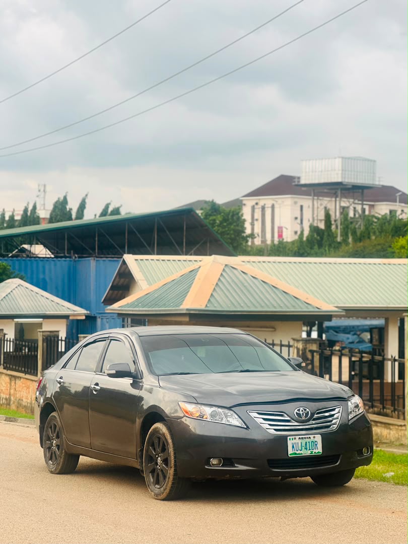 
								Extremely clean Used Toyota Camry 2009 LE for just 5.9m Abuja full									