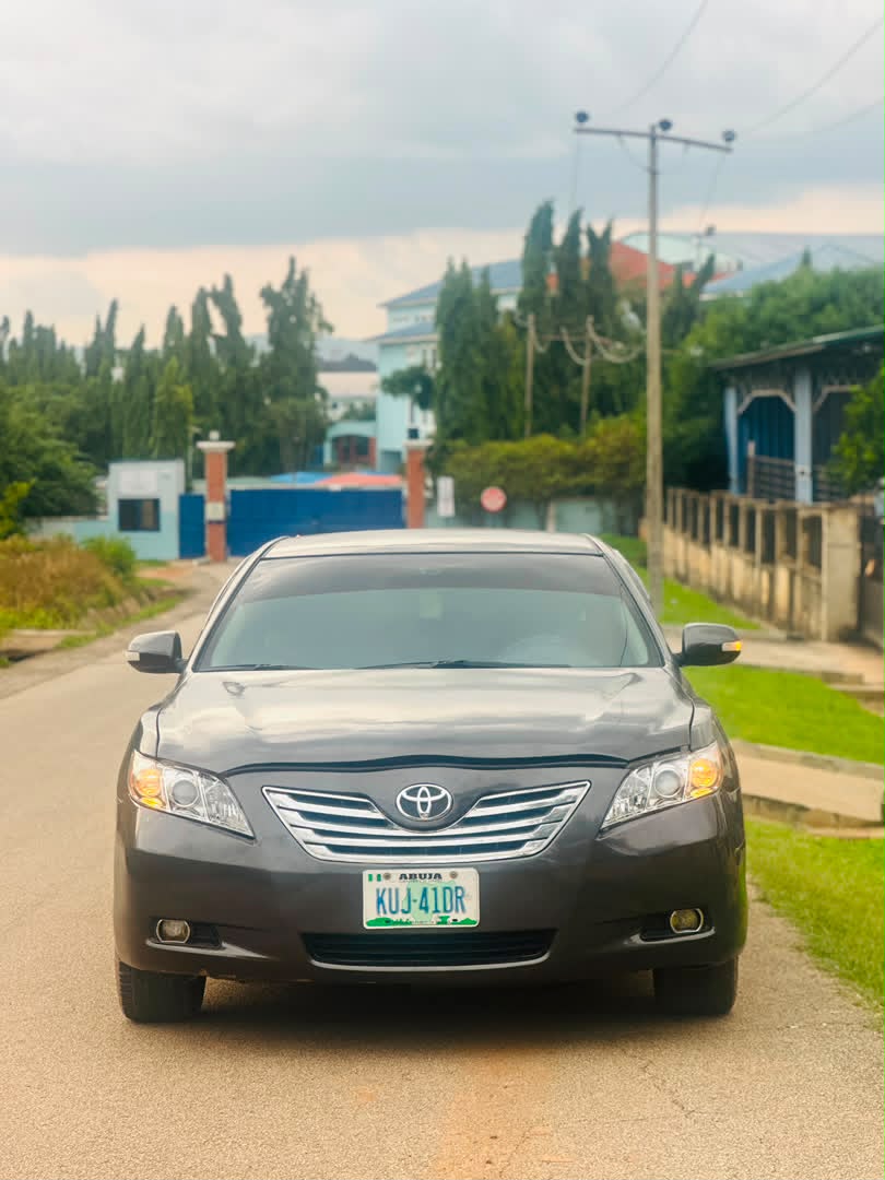 
								Extremely clean Used Toyota Camry 2009 LE for just 5.9m Abuja full									