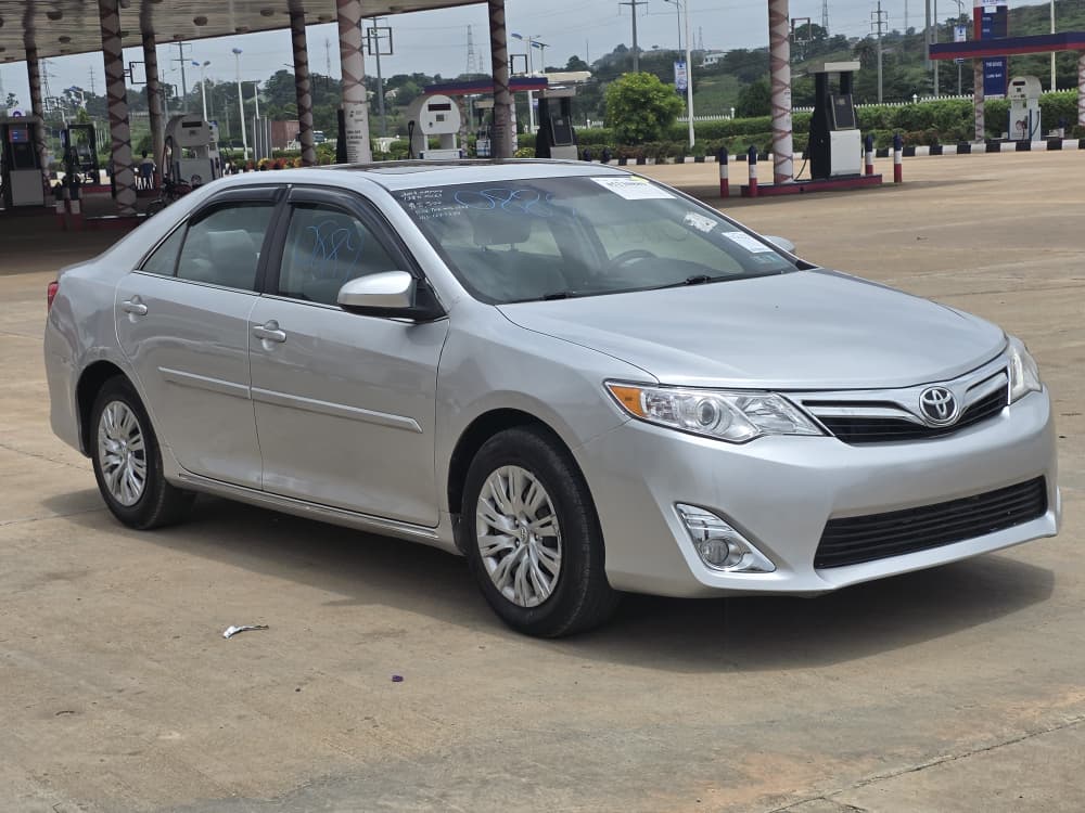 
								FOREIGN USED TOYOTA CAMRY 2013 MODEL,LUXURY EDITION‼️  ✅ KEY ENTRY ✅ SUNROOF ✅ NAVIGATION SCREEN ✅ ECO MODE FUEL ECONOMY ✅ CATALYST INTACT ✅ ENGINE AND GEAR UNTEMPERED 100% ✅ 2026 ORIGINAL CUSTOM DUTY ✅ BRAND NEW TIRES ✅ ZERO LEGWORK  PRICE……….N13.5M ONLY,SAMBO ASSURED LOCATION …ABUJA full									