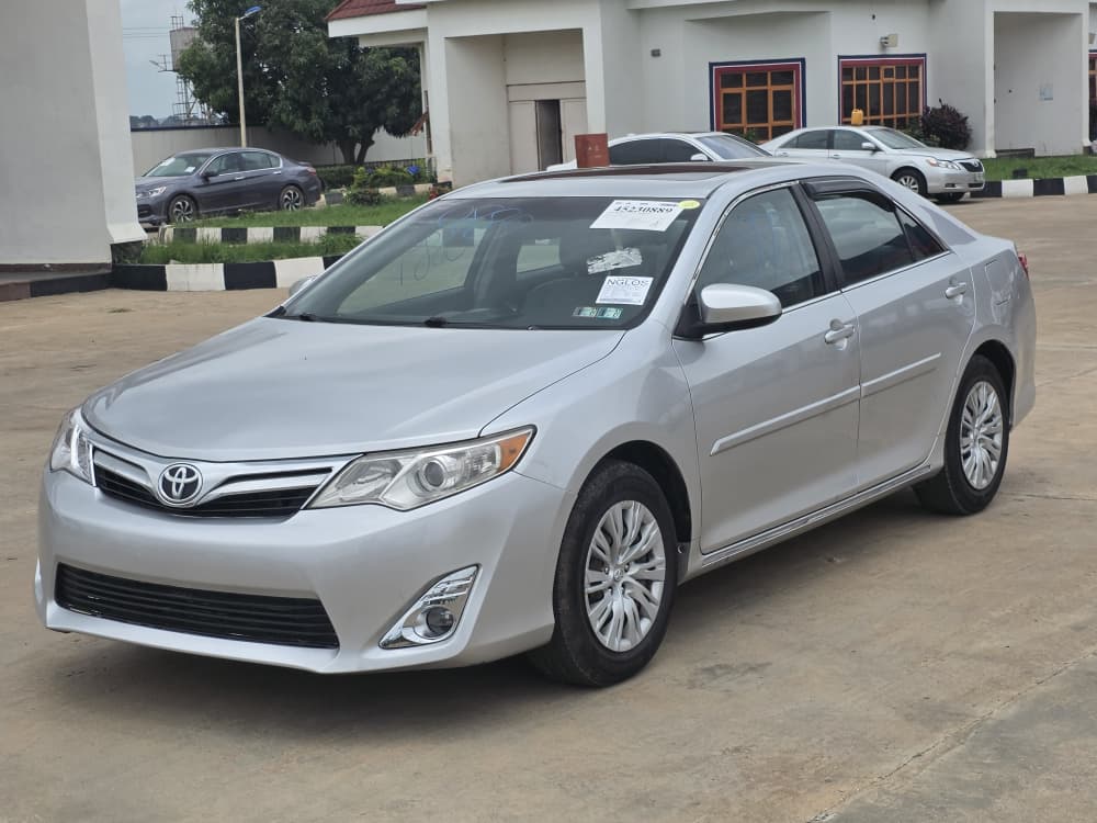 
								FOREIGN USED TOYOTA CAMRY 2013 MODEL,LUXURY EDITION‼️  ✅ KEY ENTRY ✅ SUNROOF ✅ NAVIGATION SCREEN ✅ ECO MODE FUEL ECONOMY ✅ CATALYST INTACT ✅ ENGINE AND GEAR UNTEMPERED 100% ✅ 2026 ORIGINAL CUSTOM DUTY ✅ BRAND NEW TIRES ✅ ZERO LEGWORK  PRICE……….N13.5M ONLY,SAMBO ASSURED LOCATION …ABUJA full									