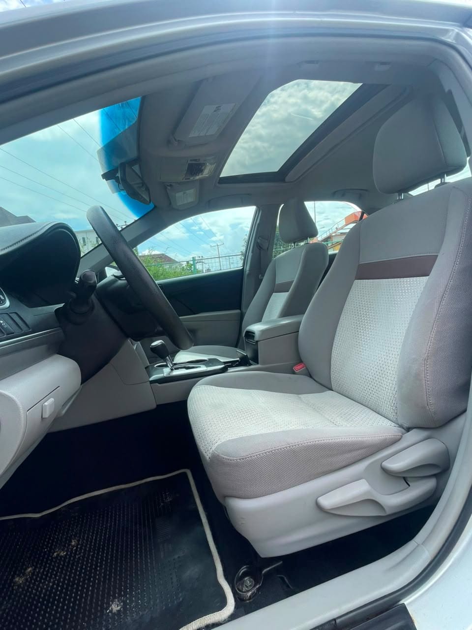 
								FOREIGN USED 2013 TOYOTA CAMRY LE V4 ENGINE 🔘 PRICE: ₦12M 🌍 LOCATION ABUJA 🔲DUTY PAID (2026) 🛑 AC CHILLING ⬛ SUPER CLEAN, UNTAMPERED SYSTEM,  SUPER SOUND, EXECUTIVE SMOOTH DRIVE full									