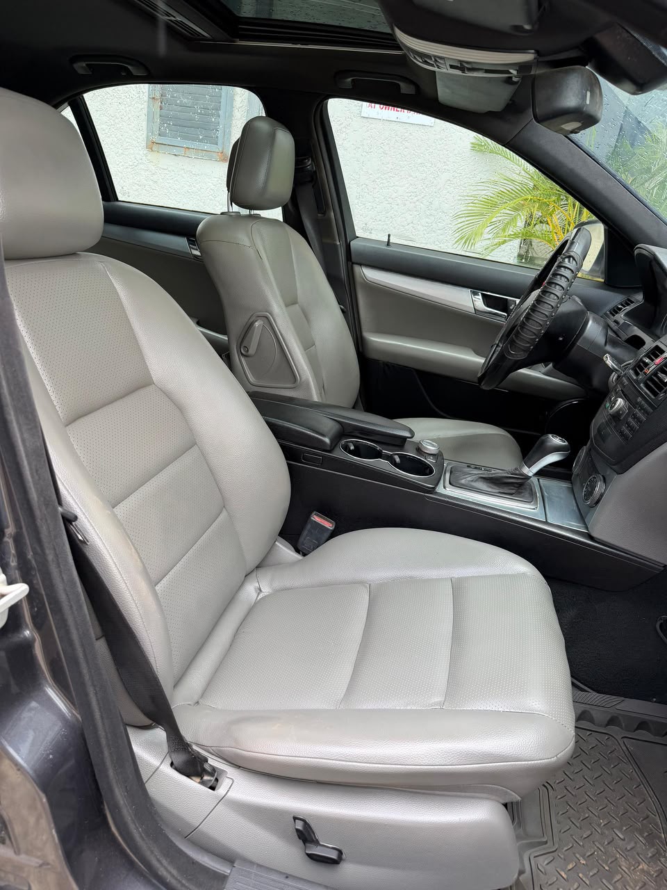 
								Extremely clean  Mercedes Benz C300 2008 model  No need for Belgium  Untempered engine and gear  AC chilling  All components are fully functional  And in factory mode  Net 6.3m Buyer settles: 300k Kuje Abuja full									