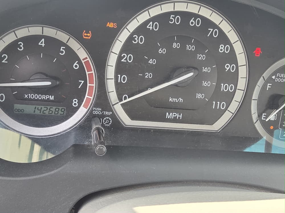
								Awoof Deal: pure accident free Direct Belgium 2006 Toyota Sienna LE with August 2026 Duty, Untampered Engine and Gear super clean interior going for just 9.8m only. Na pump price full									
