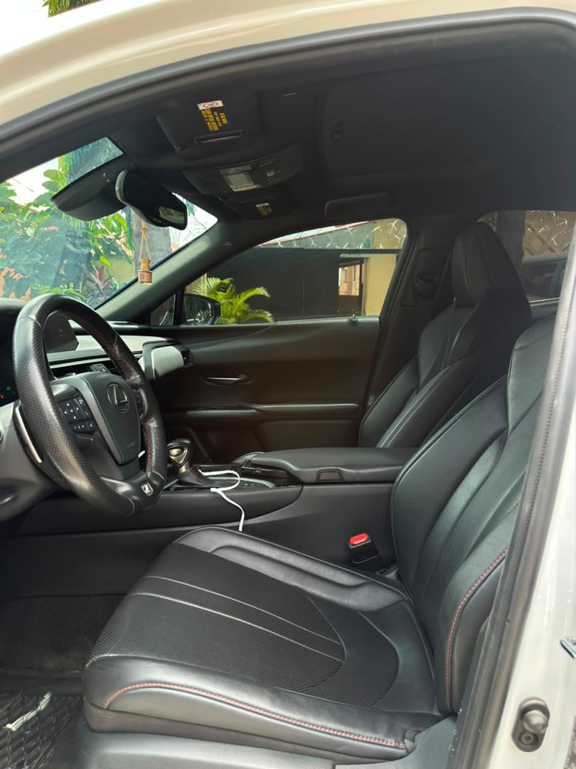 
								Foreign Used 🇱🇷 2019 Lexus UX250h FSport  Original Duty 📄.  📍 Abuja 💰 38.5M full									