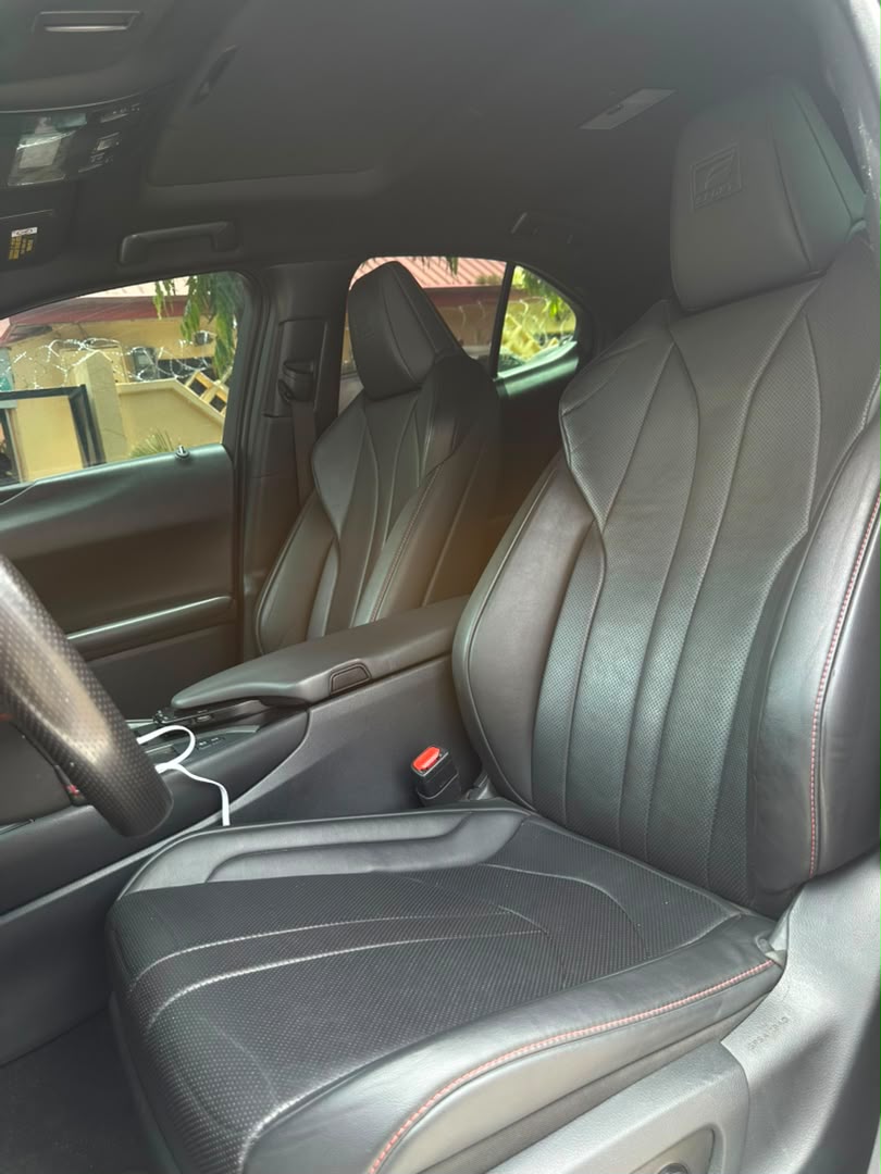 
								Foreign Used 🇱🇷 2019 Lexus UX250h FSport  Original Duty 📄.  📍 Abuja 💰 38.5M full									
