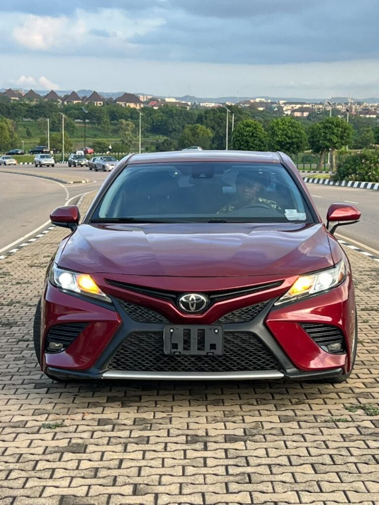 Foreign used Toyota Camry 2018 model, low mileage, custom duty fully paid accident free, everything is in good condition going for 22m Abuja deal