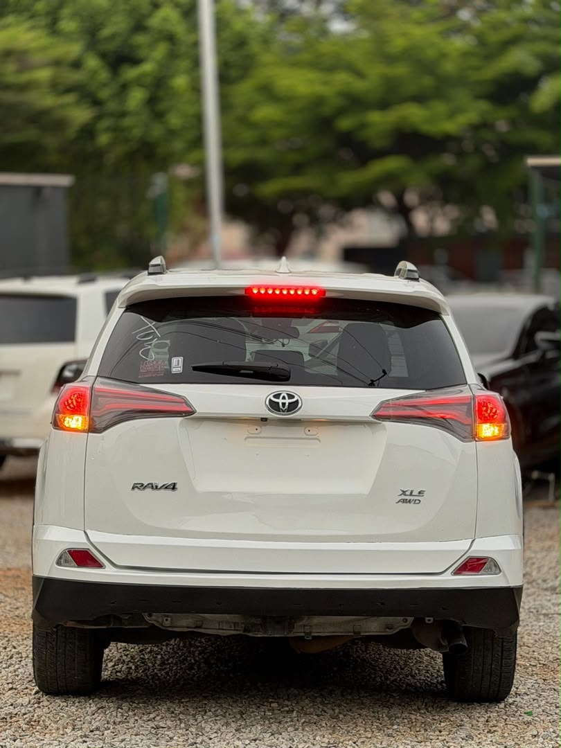 
								DISTRESS DEAL‼️ NEW ENTRY FOREIGN USED 2017 MODEL TOYOTA RAV 4 ORIGINAL DUTY 💰N22,800,000. ABUJA full									
