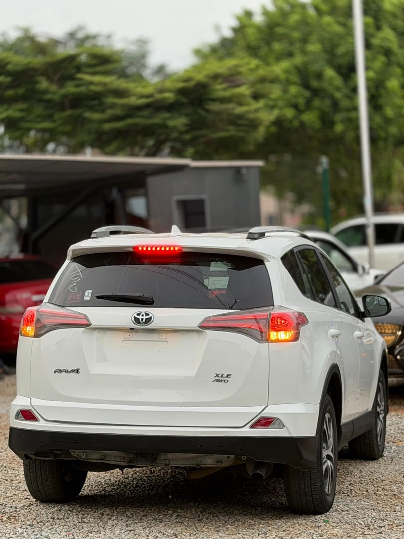 
								DISTRESS DEAL‼️ NEW ENTRY FOREIGN USED 2017 MODEL TOYOTA RAV 4 ORIGINAL DUTY 💰N22,800,000. ABUJA full									