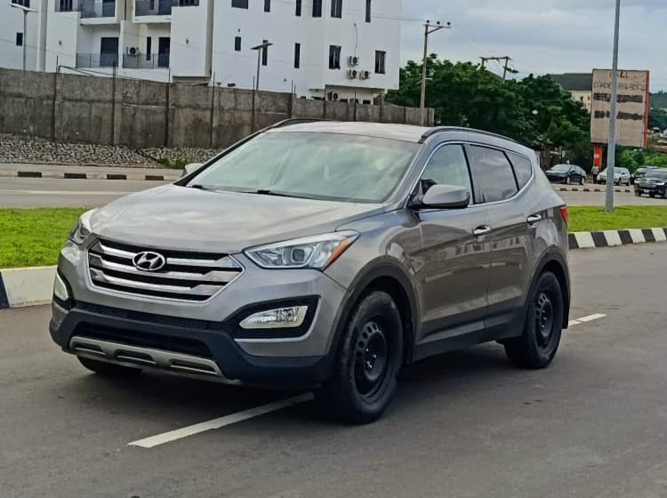 
								FOREIGN USED 2014 HYUNDAI SANTAFE SPORT IN PRISTINE CONDITION PROPERLY DOCUMENTED GOING FOR 13M ABUJA DEAL full									