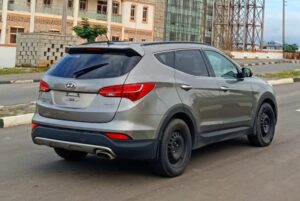 FOREIGN USED 2014 HYUNDAI SANTAFE SPORT IN PRISTINE CONDITION PROPERLY DOCUMENTED GOING FOR 13M ABUJA DEAL