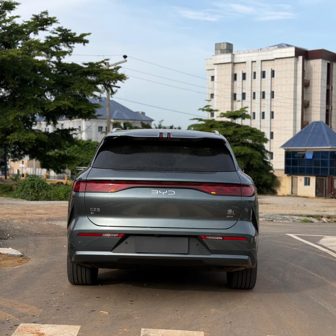 
								BRAND NEW 2025 BYD TANG L EV WITH PROPER DOCUMENTATION GOING FOR 99M ABUJA DEAL full									