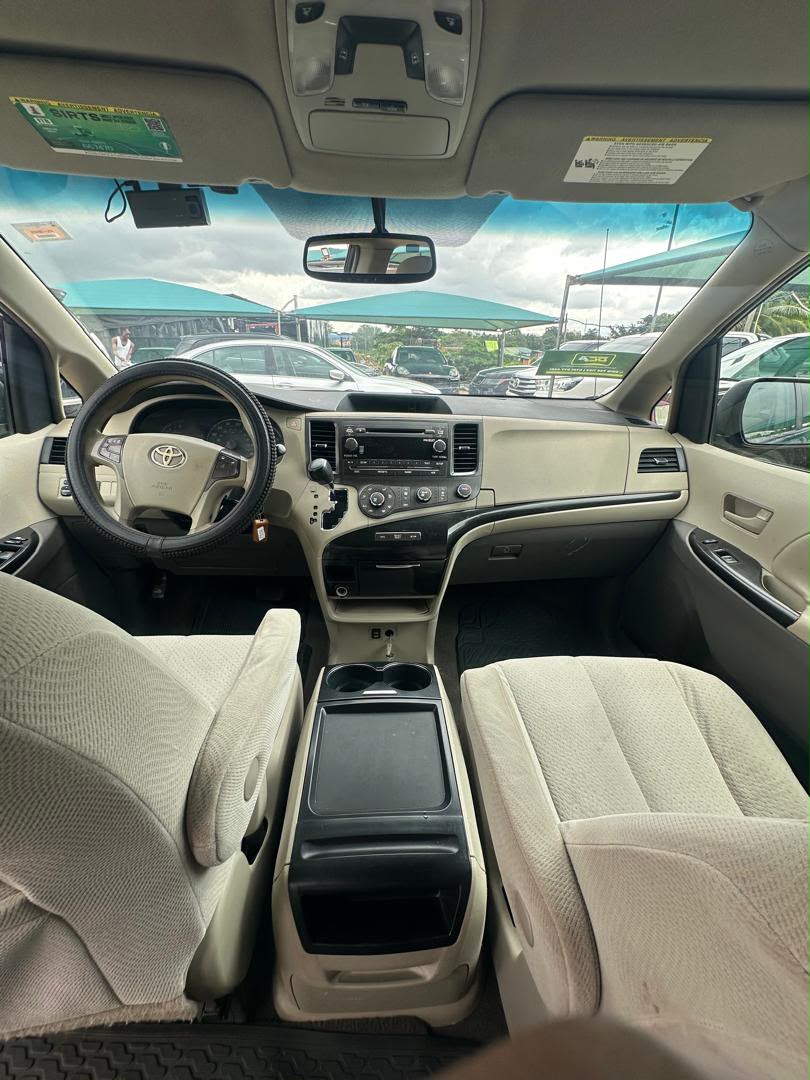 
								Distress Sell Foreign Used Toyota Sienna LE for just 12.5M Abuja full									
