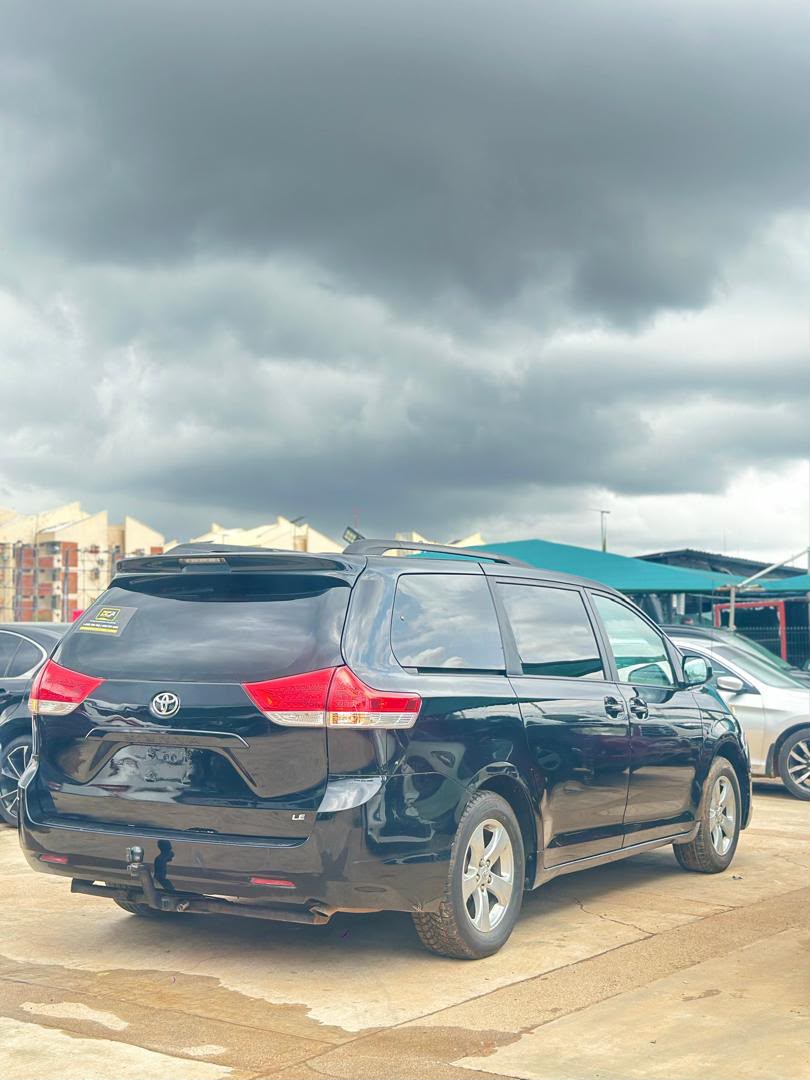 
								Distress Sell Foreign Used Toyota Sienna LE for just 12.5M Abuja full									