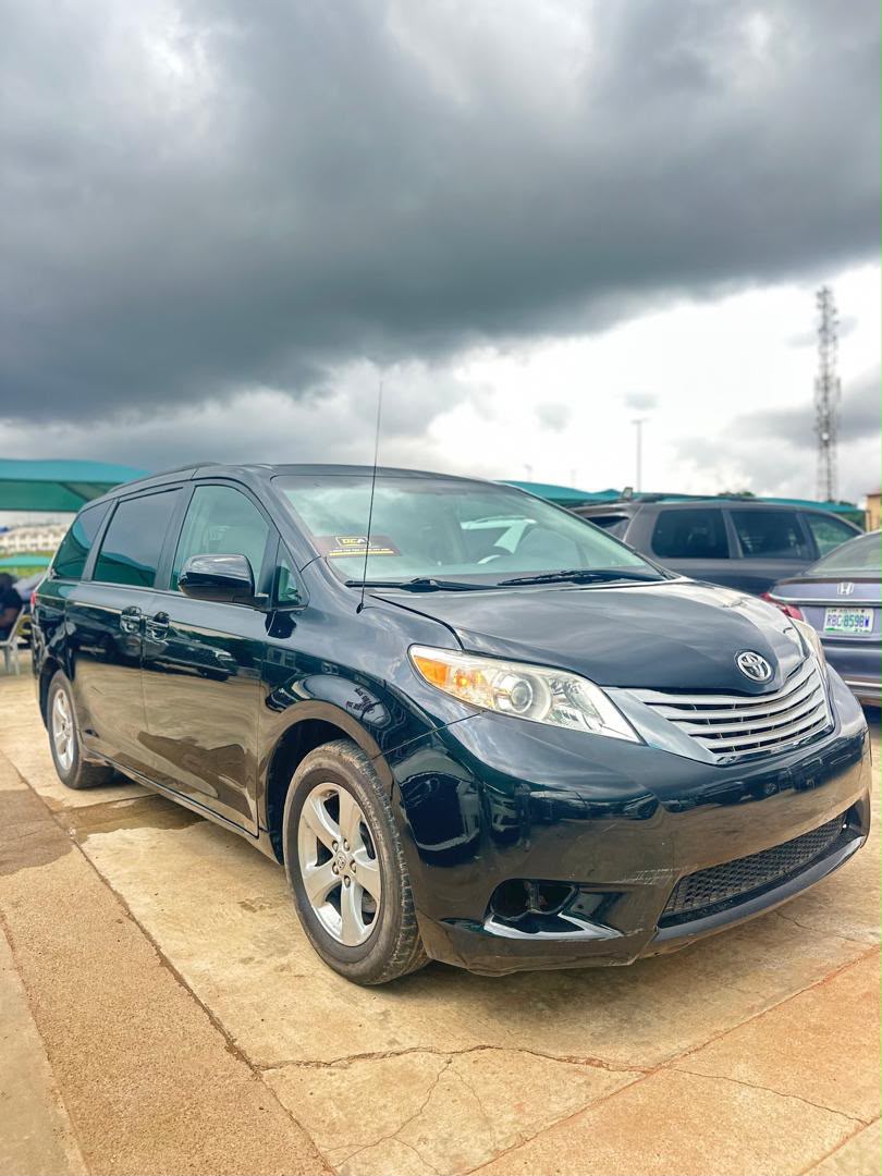 
								Distress Sell Foreign Used Toyota Sienna LE for just 12.5M Abuja full									