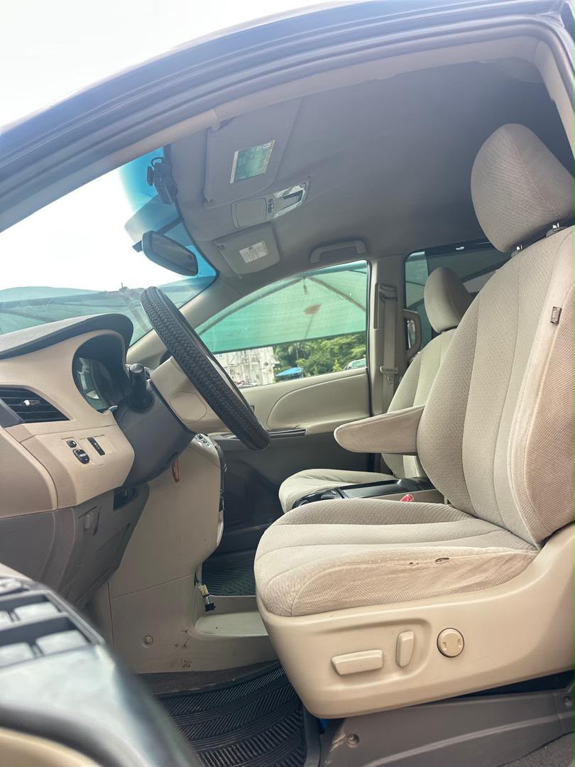 
								Distress Sell Foreign Used Toyota Sienna LE for just 12.5M Abuja full									
