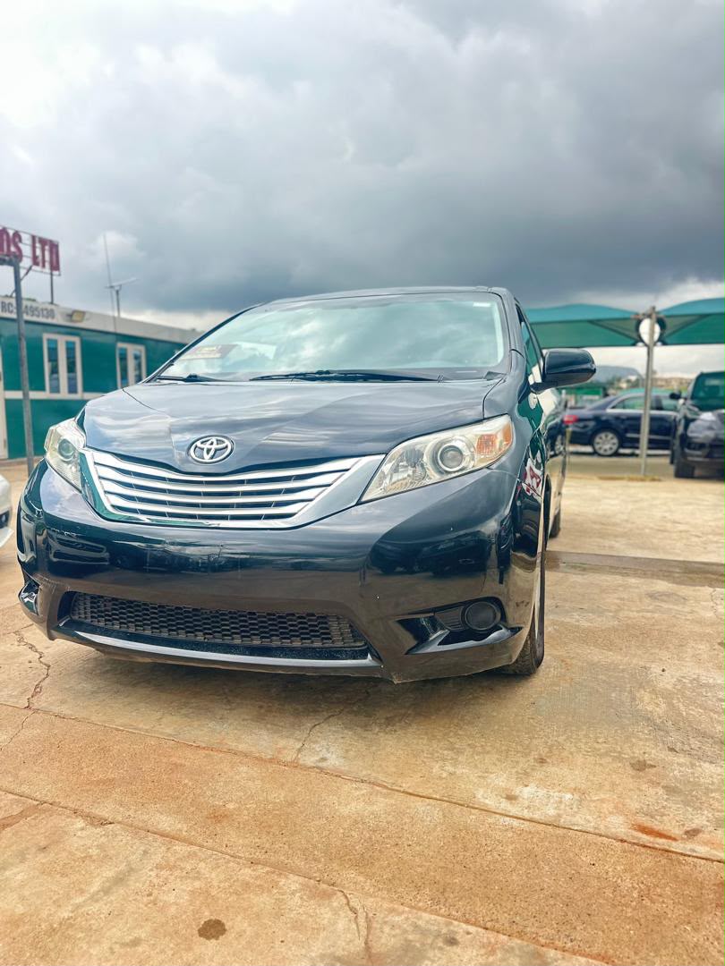 
								Distress Sell Foreign Used Toyota Sienna LE for just 12.5M Abuja full									