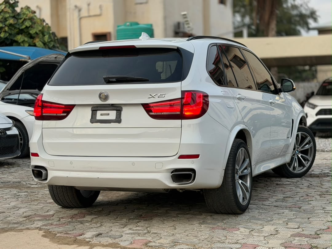 
								SUPER CLEAN FOREIGN USED 2015 BMW X5 PRICE: 31M full									